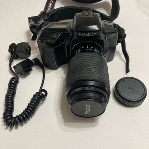 MINOLTA Maxxum 5xi Camera Body + Vivitar 70-210 Mm 1:4.5-5.6 Zoom Lens Untested